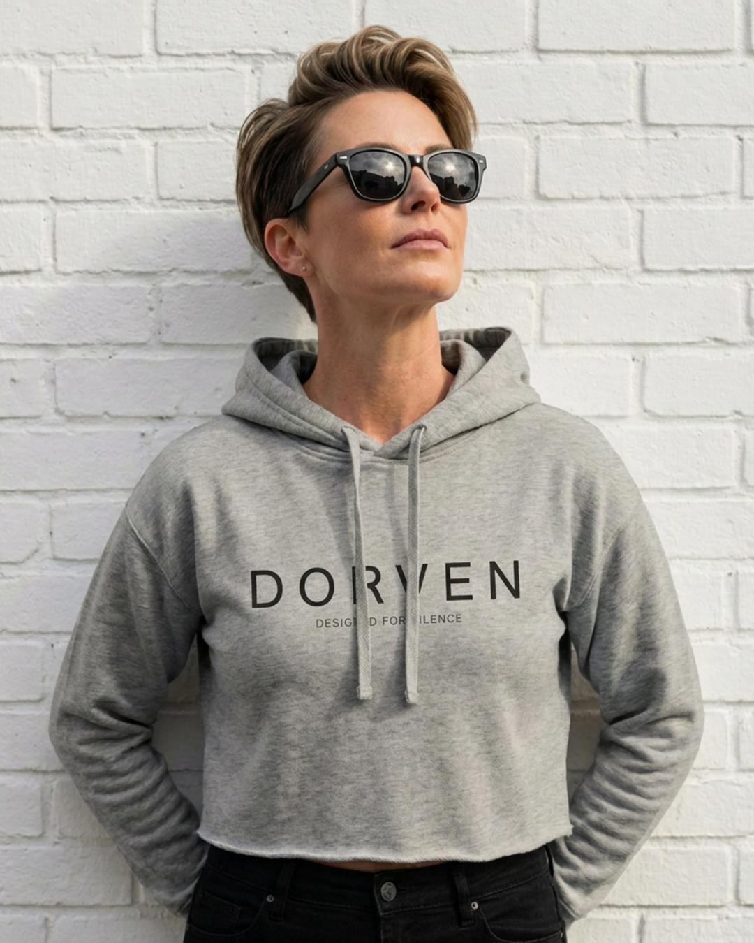 DORVEN Cropped Hoodie Damen Grau – Trageansicht vorne